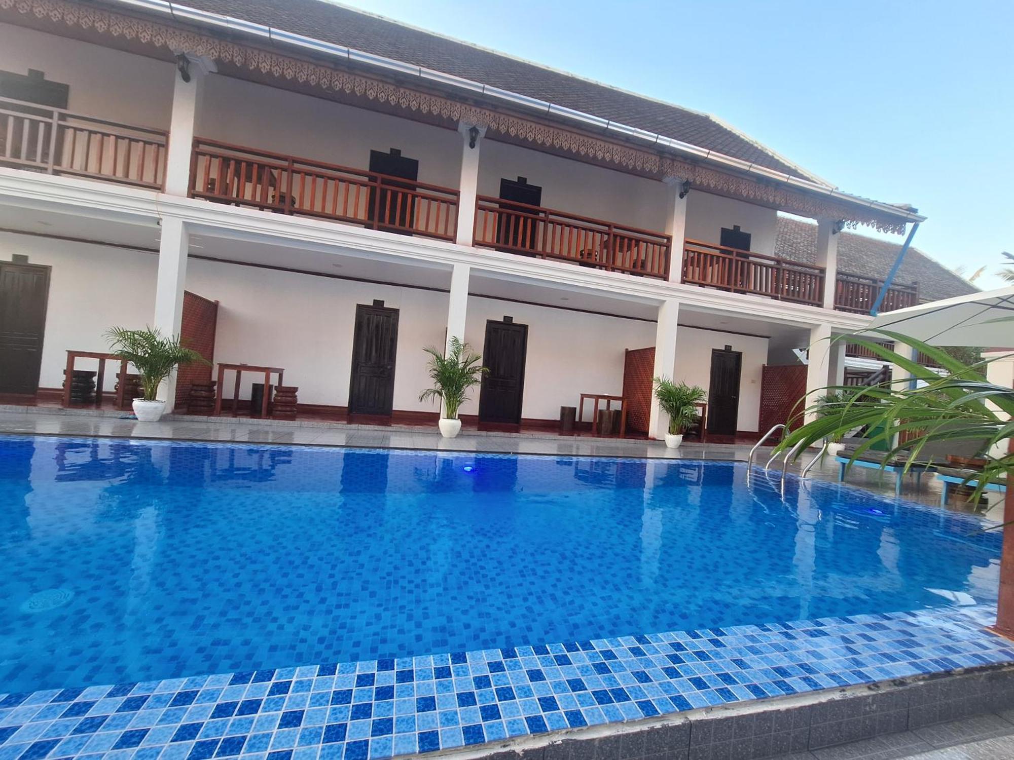 Luang Prabang Pavilion Hotel & Travel Buitenkant foto
