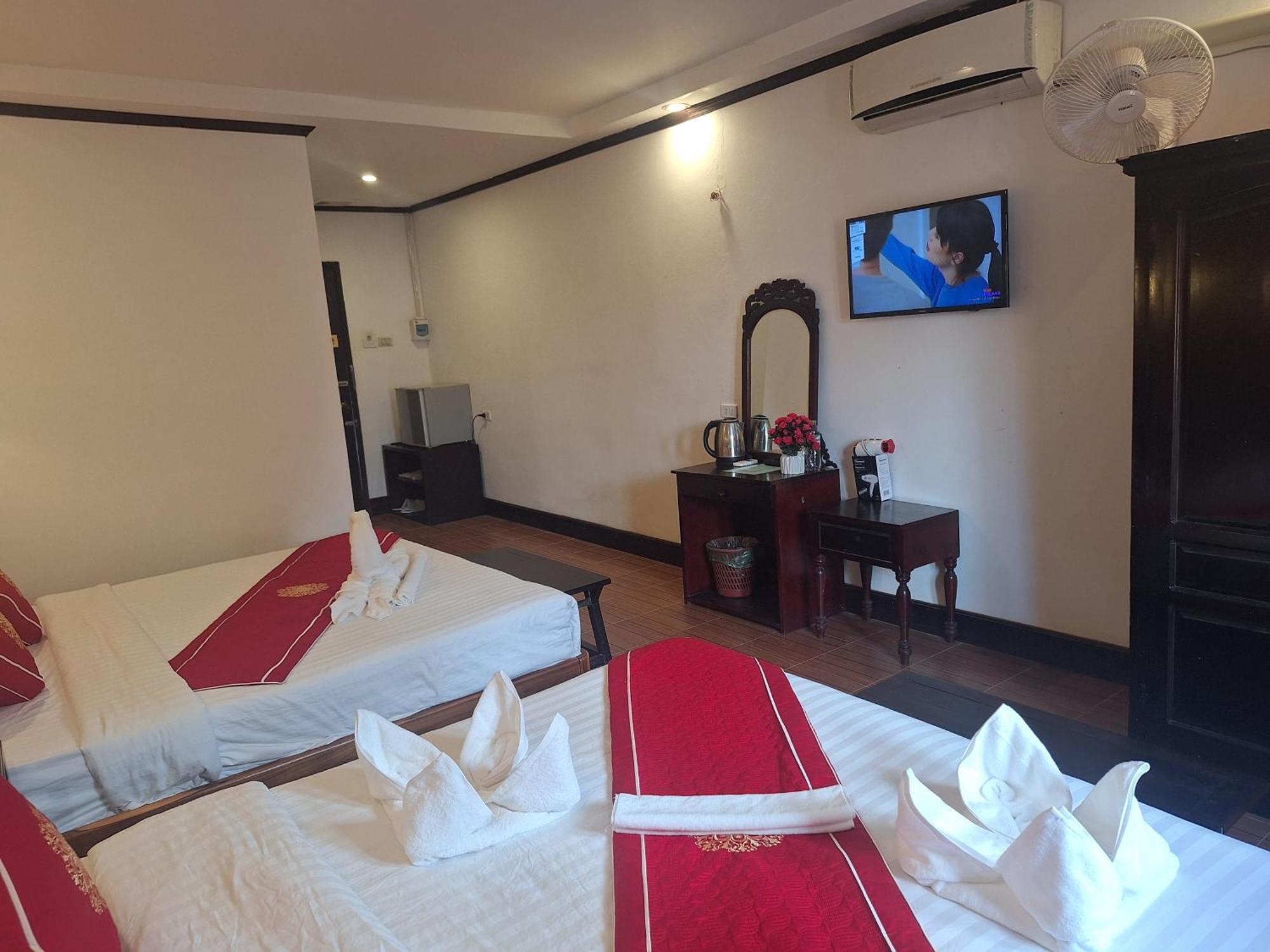 Luang Prabang Pavilion Hotel & Travel Buitenkant foto
