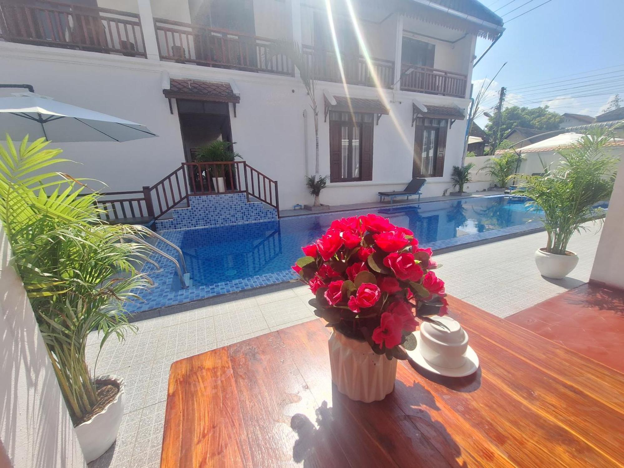 Luang Prabang Pavilion Hotel & Travel Buitenkant foto