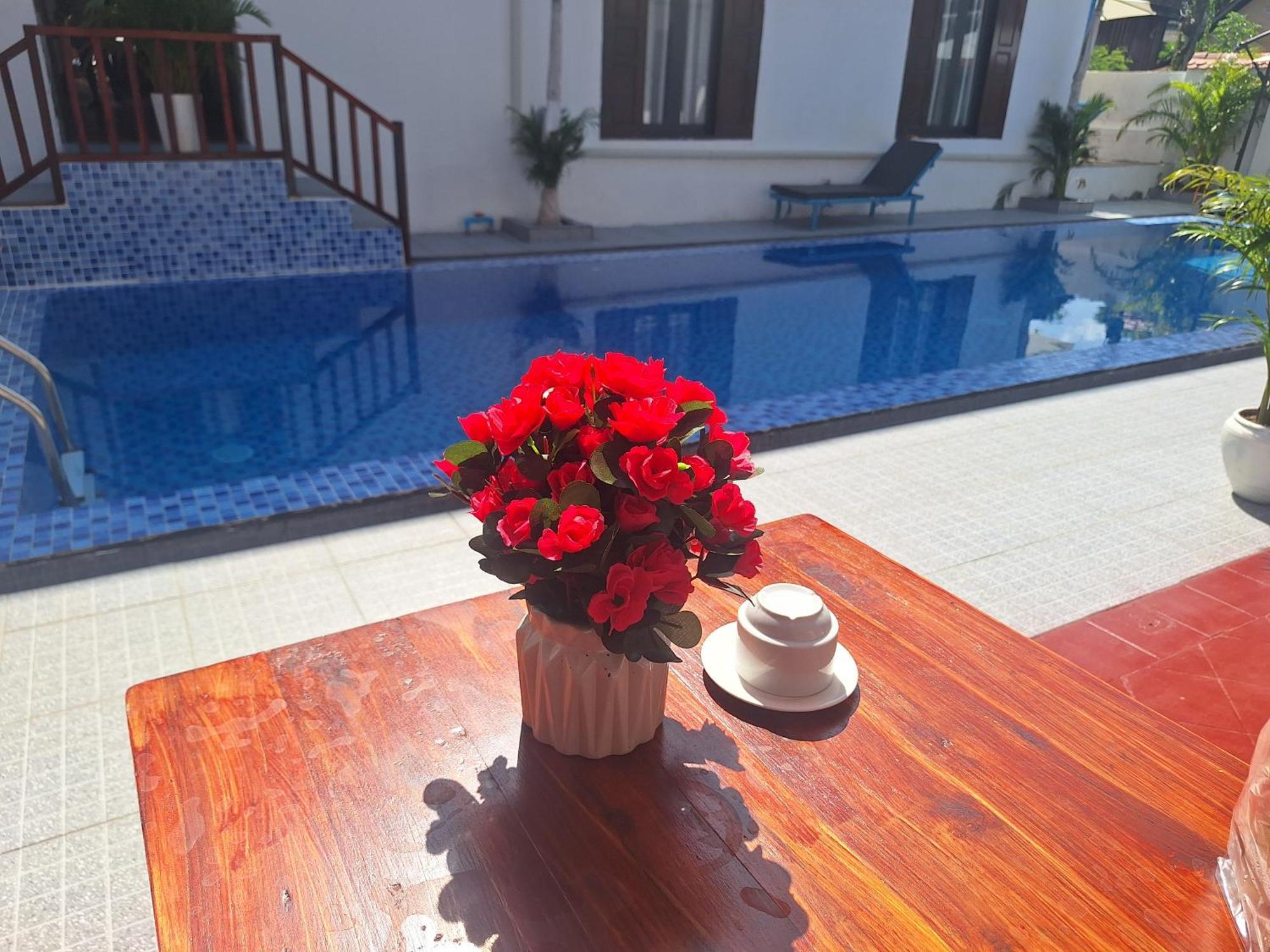 Luang Prabang Pavilion Hotel & Travel Buitenkant foto