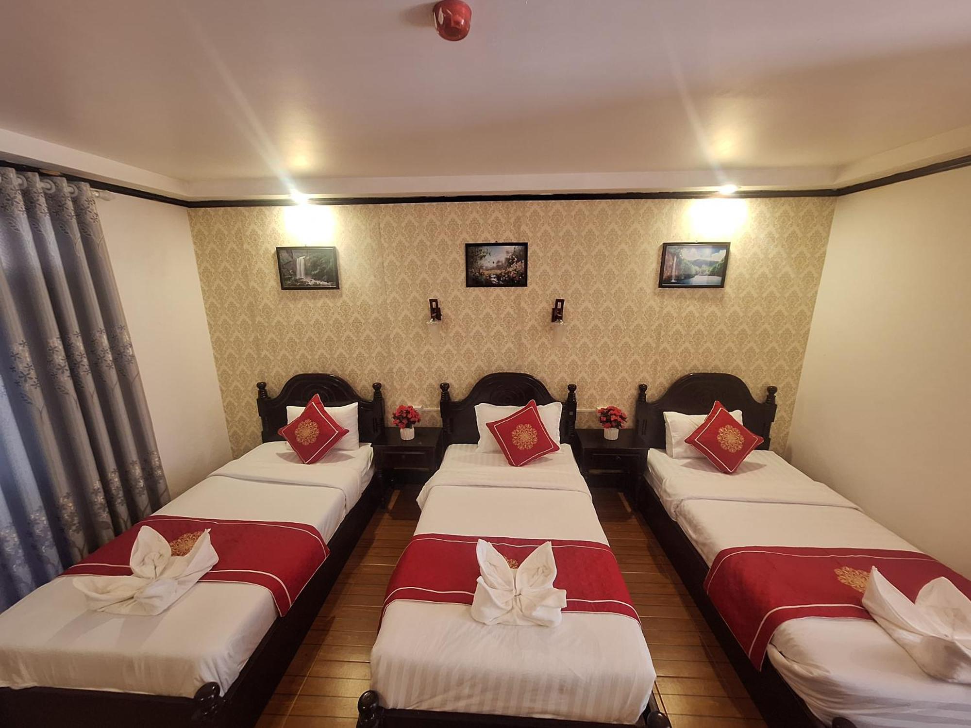 Luang Prabang Pavilion Hotel & Travel Buitenkant foto