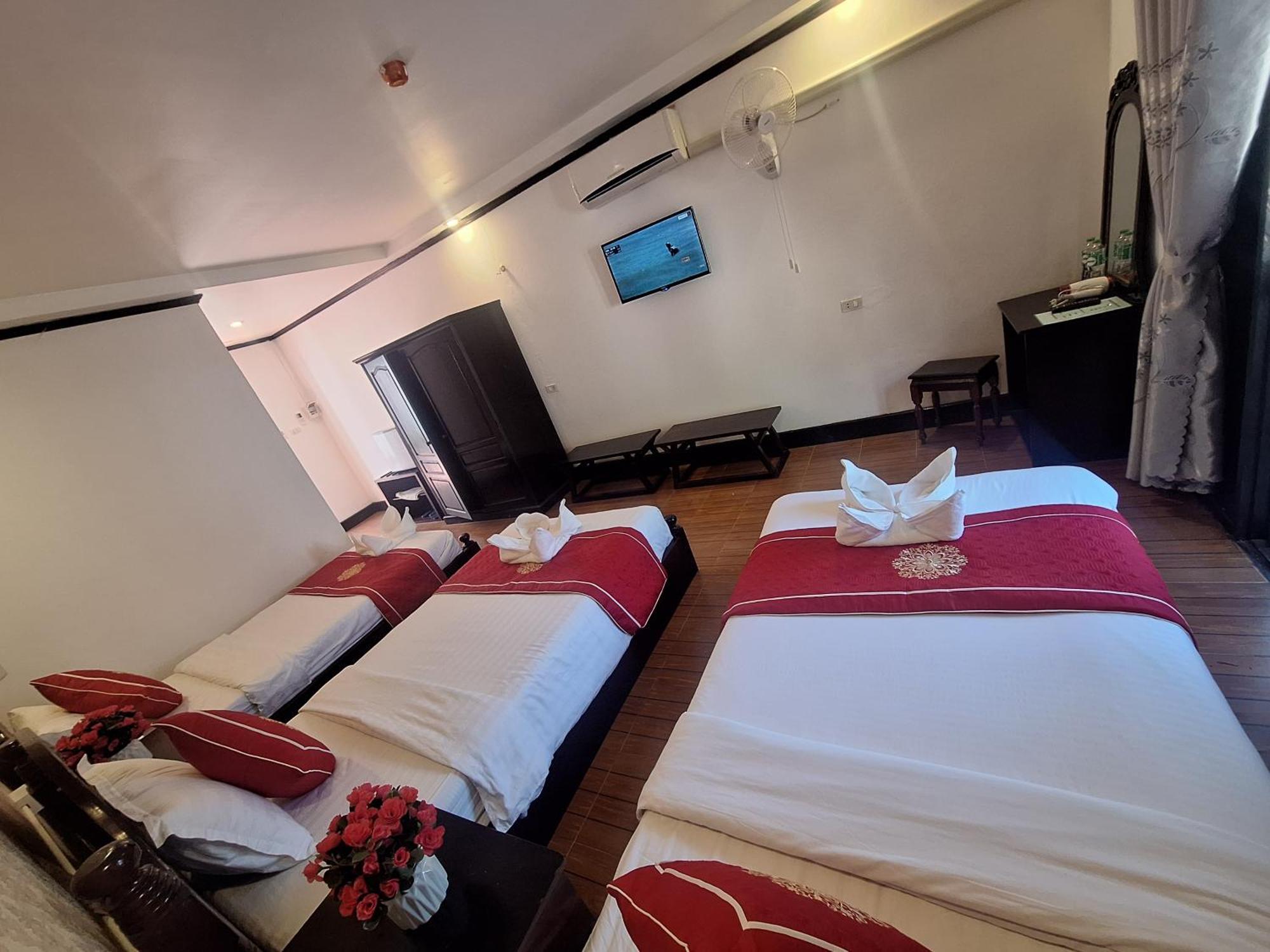 Luang Prabang Pavilion Hotel & Travel Buitenkant foto